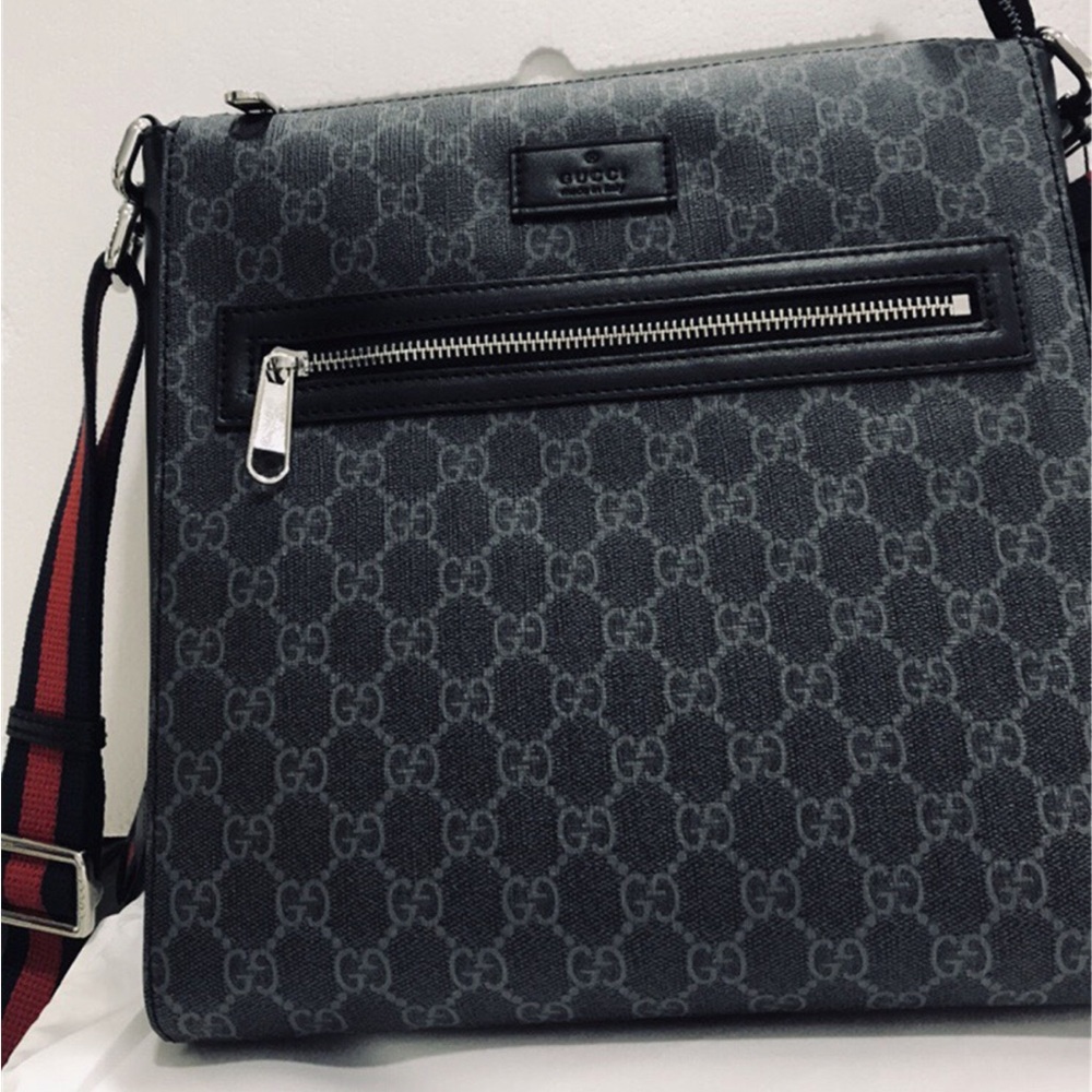 GUCCI GG SMALL MESSENGER BAG